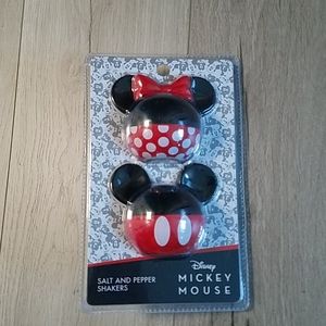 Disney Mickey & Minnie Salt and Pepper Sha…